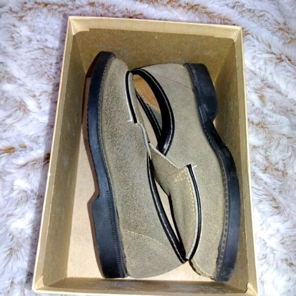 Vintage, never worn kids shoes, in original box